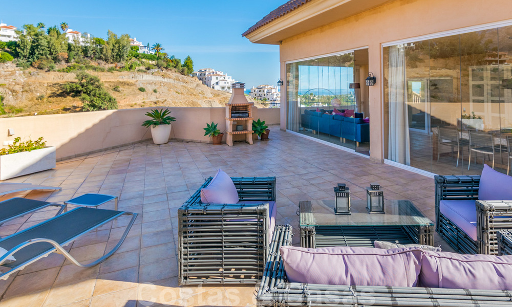 Ruime luxe appartementen en penthouses te koop in een gegeerd complex in Nueva Andalucia, Marbella 20820