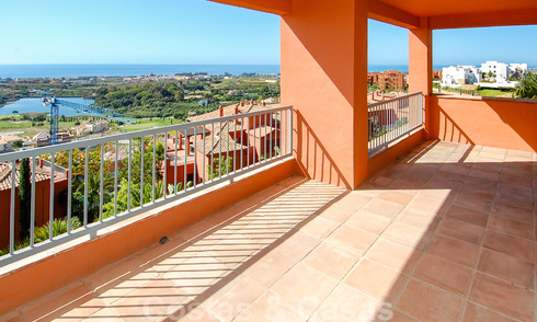 Luxe golf appartement te koop, golfresort, Marbella - Benahavis - Estepona 23491