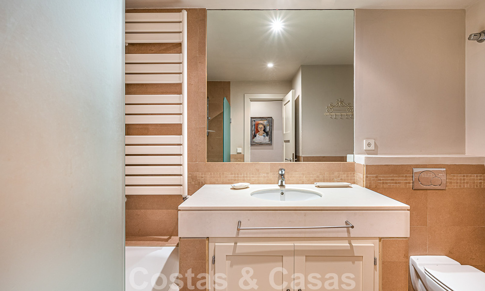 Moderne luxevilla te koop in Nueva Andalucia’s golfvallei, op loopafstand van Puerto Banus, Marbella 51022