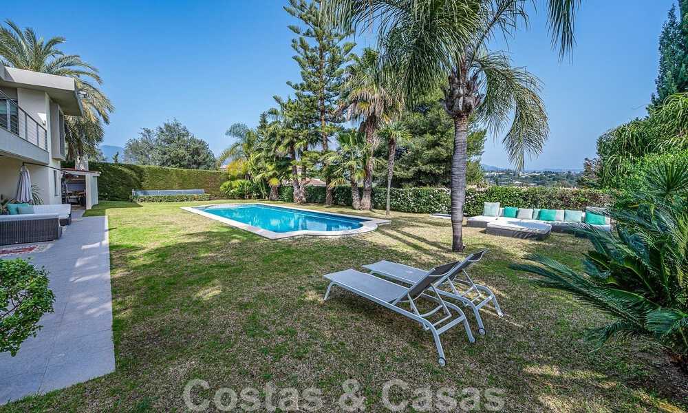 Moderne luxevilla te koop in Nueva Andalucia’s golfvallei, op loopafstand van Puerto Banus, Marbella 51048