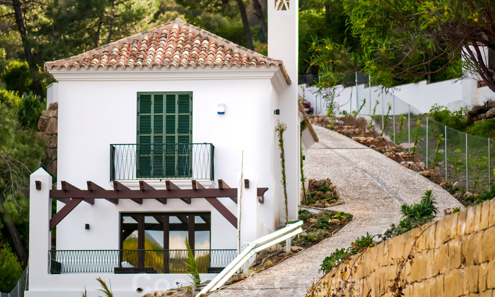 Exclusieve villa in een modern-Andalusische stijl te koop in een gated en secure community, Marbella - Benahavis 29479