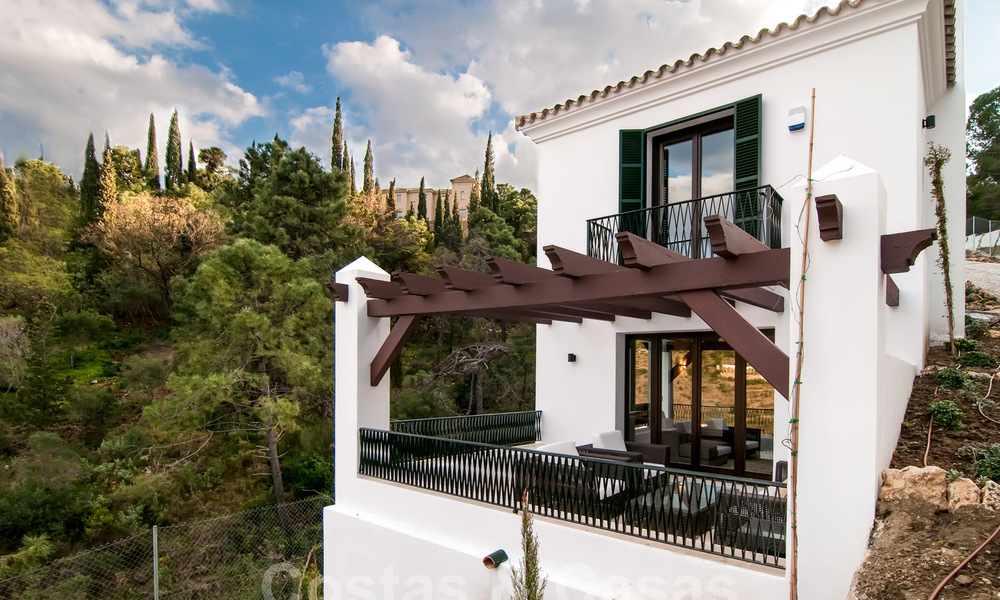 Exclusieve villa in een modern-Andalusische stijl te koop in een gated en secure community, Marbella - Benahavis 29485