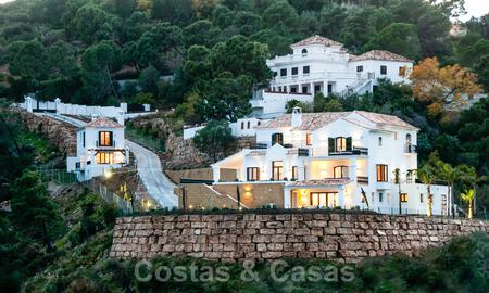 Exclusieve villa in een modern-Andalusische stijl te koop in een gated en secure community, Marbella - Benahavis 29489