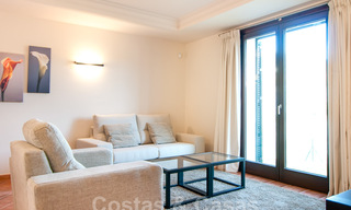 Exclusieve villa in een modern-Andalusische stijl te koop in een gated en secure community, Marbella - Benahavis 29501 