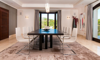 Exclusieve villa in een modern-Andalusische stijl te koop in een gated en secure community, Marbella - Benahavis 29556 