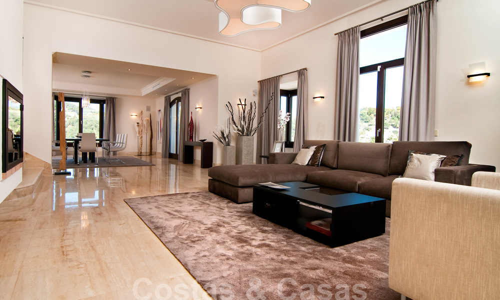 Exclusieve villa in een modern-Andalusische stijl te koop in een gated en secure community, Marbella - Benahavis 29563