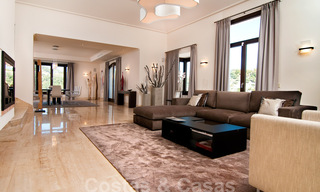 Exclusieve villa in een modern-Andalusische stijl te koop in een gated en secure community, Marbella - Benahavis 29563 