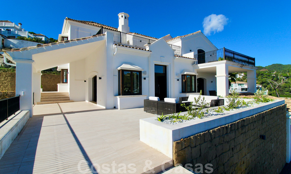 Exclusieve villa in een modern-Andalusische stijl te koop in een gated en secure community, Marbella - Benahavis 31589