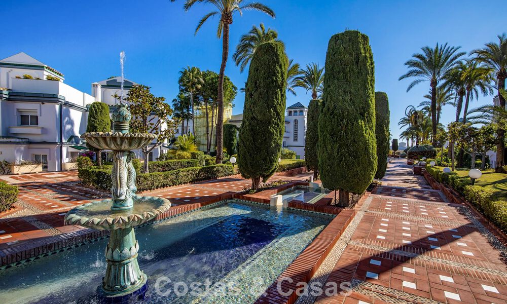 Woningen te koop in een prestigieus eerstelijns strandcomplex, New Golden Mile, Marbella - Estepona 805354