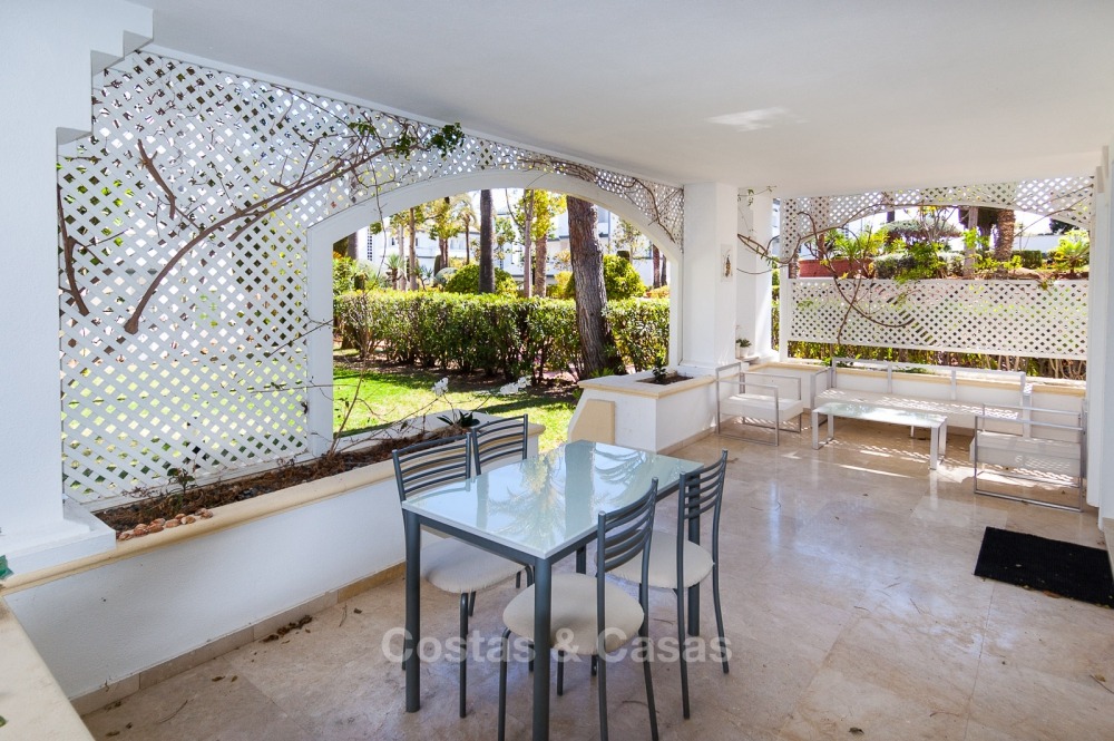 Appartementen te koop in een prestigieus eerstelijn strand complex, New Golden Mile, Marbella - Estepona 11022