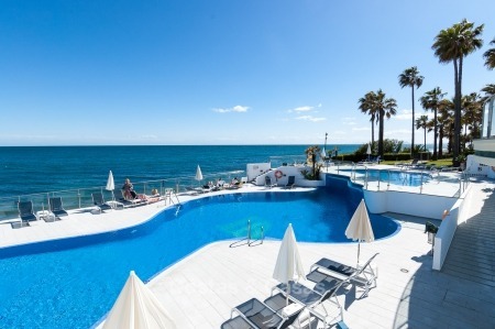 Woningen te koop in een prestigieus eerstelijns strandcomplex, New Golden Mile, Marbella - Estepona 11025
