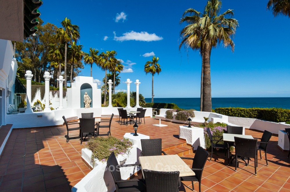Appartementen te koop in een prestigieus eerstelijn strand complex, New Golden Mile, Marbella - Estepona 11031