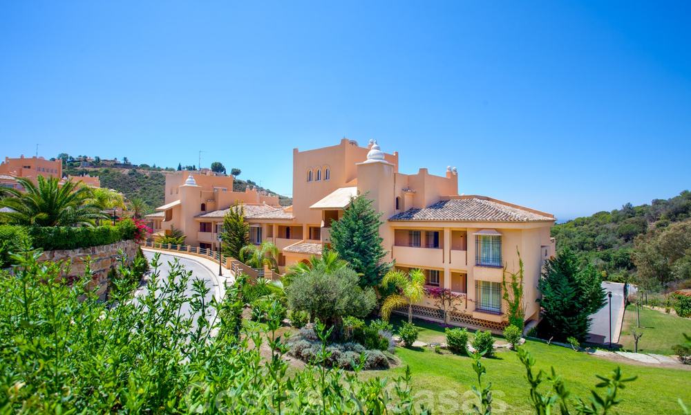 Appartementen te koop met ruime terrassen en zeezicht in Elviria, oost Marbella 20258