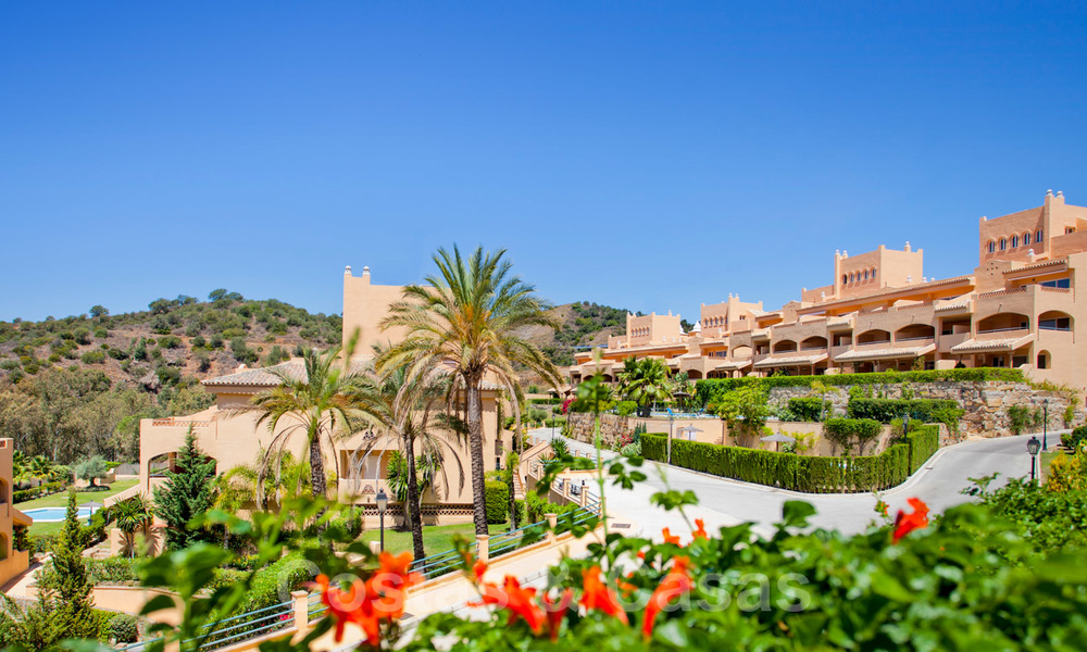 Appartementen te koop met ruime terrassen en zeezicht in Elviria, oost Marbella 20260