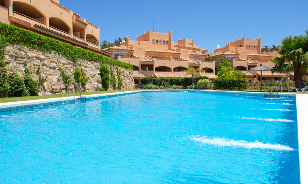 Appartementen te koop met ruime terrassen en zeezicht in Elviria, oost Marbella 20269