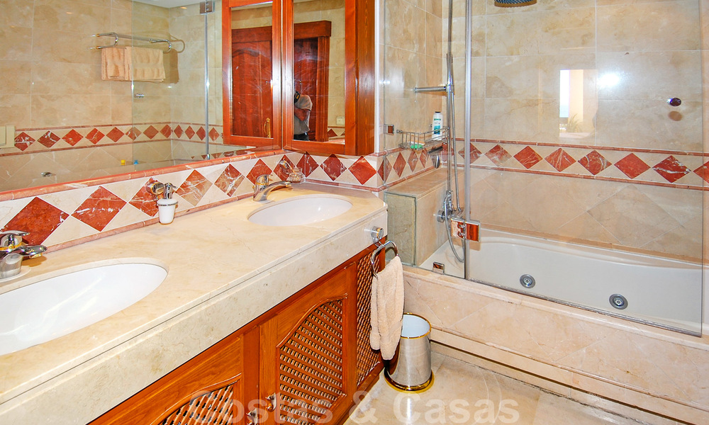 Luxe appartementen te koop, eerstelijnstrand complex, New Golden Mile, Marbella - Estepona 26960