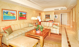 Luxe appartementen te koop, eerstelijnstrand complex, New Golden Mile, Marbella - Estepona 26964 