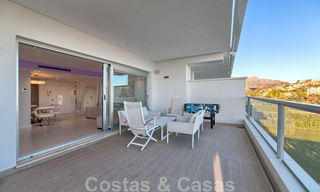Instapklare moderne golf appartementen te koop in Marbella - Benahavis met zeezicht 30593 