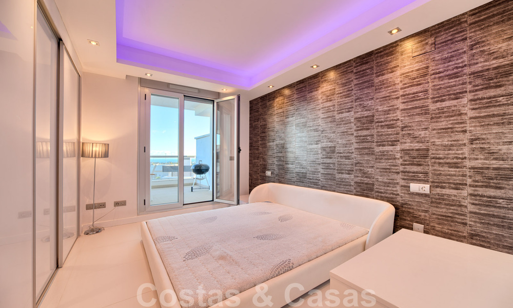 Instapklare moderne golf appartementen te koop in Marbella - Benahavis met zeezicht 30598