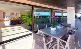 Uniek en exclusief penthouse appartement in moderne stijl te koop in Marbella op de Golden Mile en vlakbij het centrum 22426 
