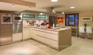 Uniek en exclusief penthouse appartement in moderne stijl te koop in Marbella op de Golden Mile en vlakbij het centrum 22432 