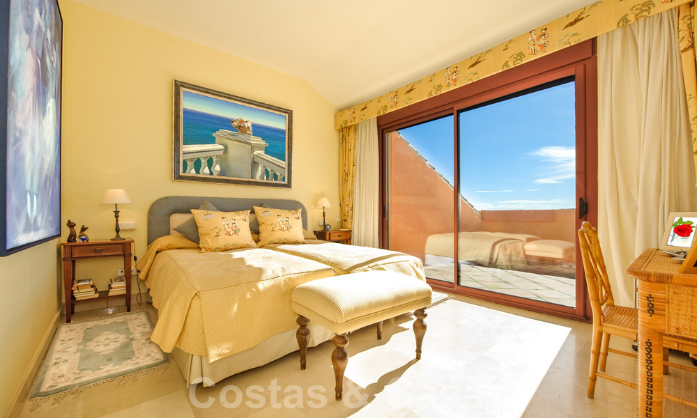 Luxe appartementen te koop in een prestigieuze strandwijk en exclusief complex, net ten oosten van de stad Marbella 22950