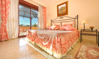 Luxe appartementen te koop in een prestigieuze strandwijk en exclusief complex, net ten oosten van de stad Marbella 22953 