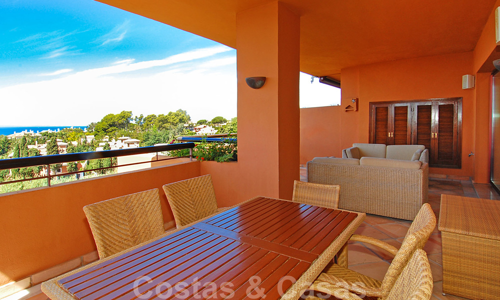 Luxe appartementen te koop in een prestigieuze strandwijk en exclusief complex, net ten oosten van de stad Marbella 22967