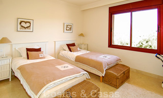 Luxe appartementen te koop in een prestigieuze strandwijk en exclusief complex, net ten oosten van de stad Marbella 22971 