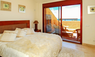 Luxe appartementen te koop in een prestigieuze strandwijk en exclusief complex, net ten oosten van de stad Marbella 22973 