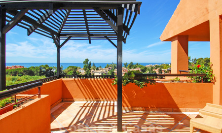 Luxe appartementen te koop in een prestigieuze strandwijk en exclusief complex, net ten oosten van de stad Marbella 22981