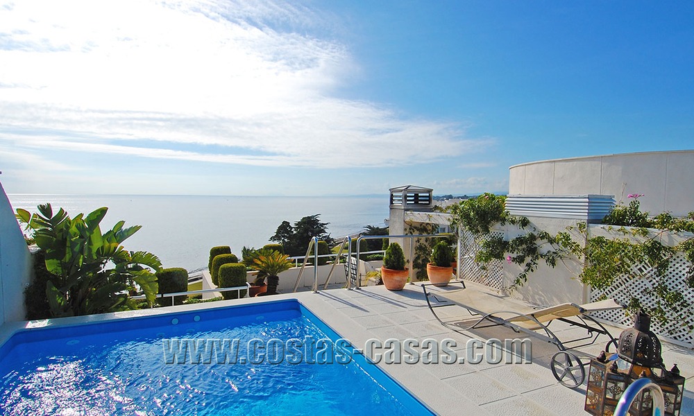 Luxe penthouse appartement te koop, eerstelijnstrand aan de New Golden Mile tussen Marbella en Estepona 13132