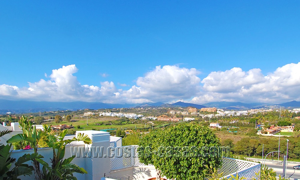 Luxe penthouse appartement te koop, eerstelijnstrand aan de New Golden Mile tussen Marbella en Estepona 13135