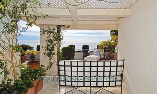 Luxe penthouse appartement te koop, eerstelijnstrand aan de New Golden Mile tussen Marbella en Estepona 13138 