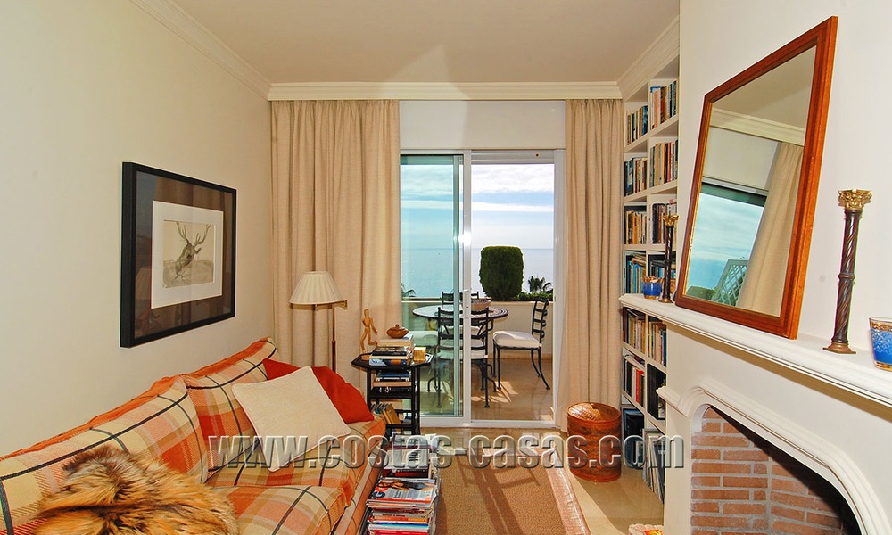 Luxe penthouse appartement te koop, eerstelijnstrand aan de New Golden Mile tussen Marbella en Estepona 13146