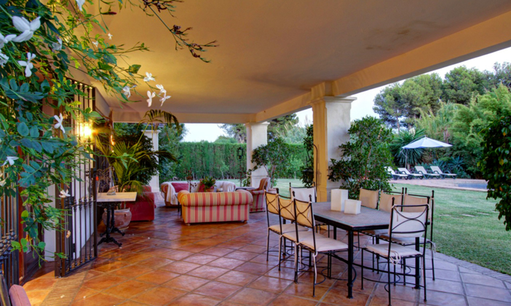 Luxe villa te koop op de Golden Mile in Marbella op wandelafstand van de strandboulevard en Puente Romano 5583