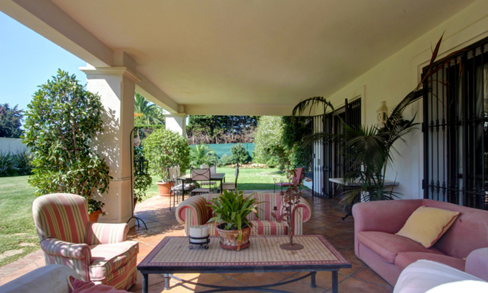 Luxe villa te koop op de Golden Mile in Marbella op wandelafstand van de strandboulevard en Puente Romano 5588