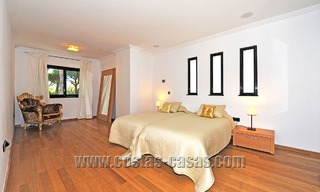 Luxe villa in moderne stijl te koop gelegen direct aan het duinenstrand in Marbella 5440 